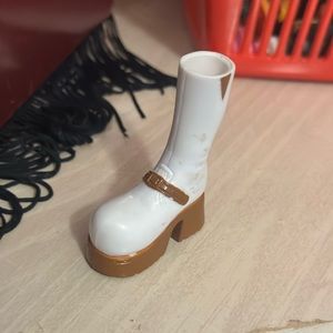 Bratz white shoes
